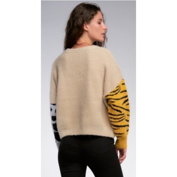 ELAN CLOTHING ANIMAL PRINT SWEATER FUZZY YARN - Picture 2 of 5